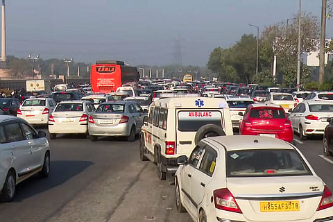 Farmers' march: Traffic jam near Delhi-Noida border