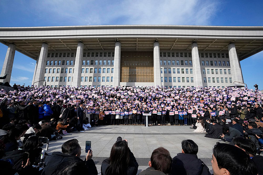 Martial Law: South Korea political crisis photos 7