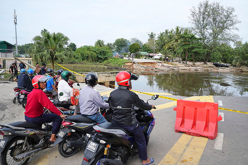 Floods wreak havoc in Malaysia photos: 6