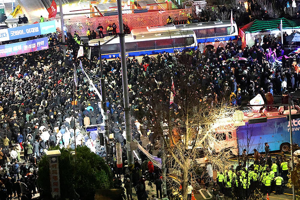Martial Law: South Korea political crisis photos 8