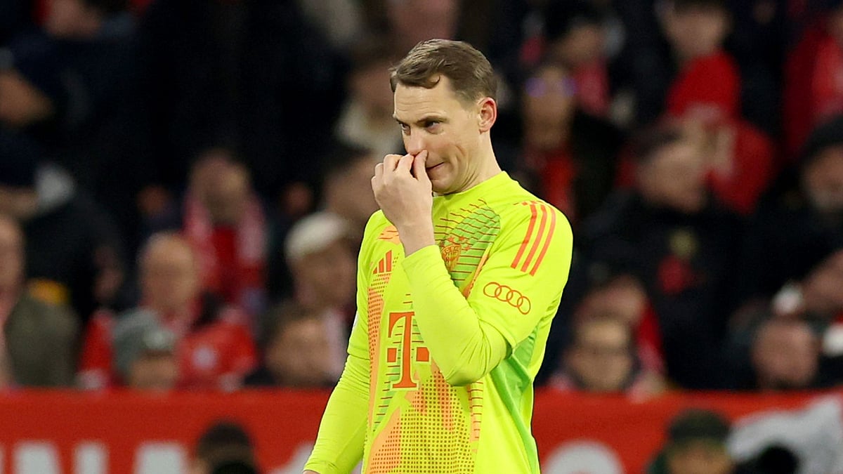 Manuel Neuer was sent off for Bayern Munich