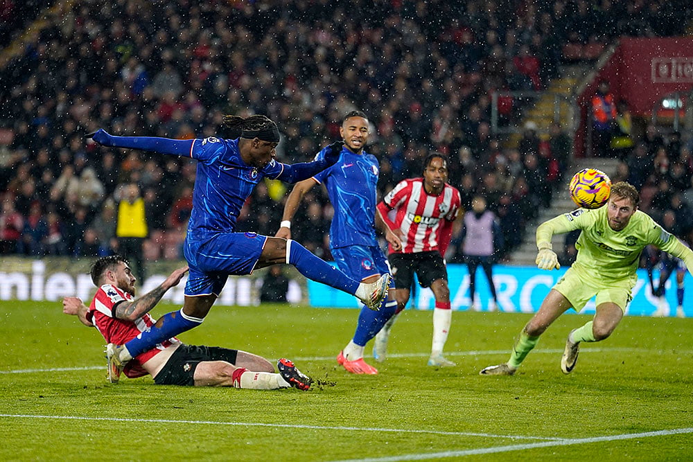 English Premier League soccer Southampton vs Chelsea football gallery: Noni Madueke