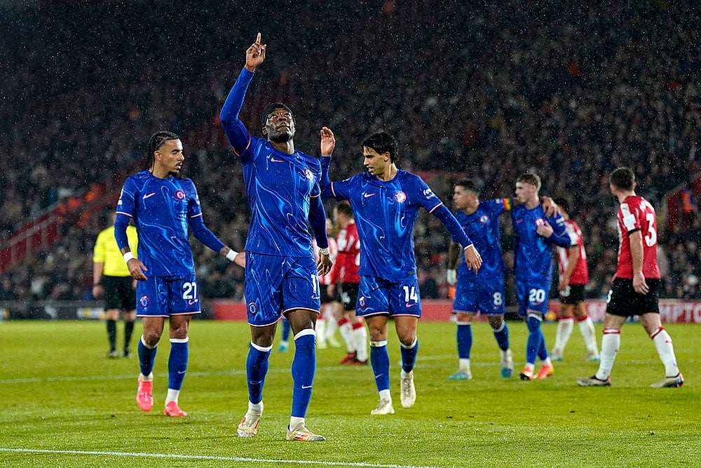 English Premier League soccer Southampton vs Chelsea football gallery: Noni Madueke