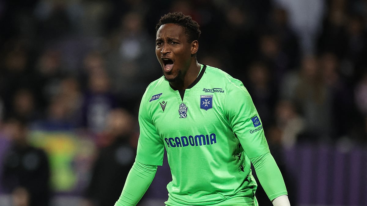 Donovan Leon made 11 saves against Paris Saint-Germain on Friday