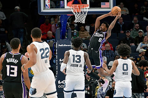 NBA 2024-25: Sacramento Kings guard Malik Monk (0) catches a pass