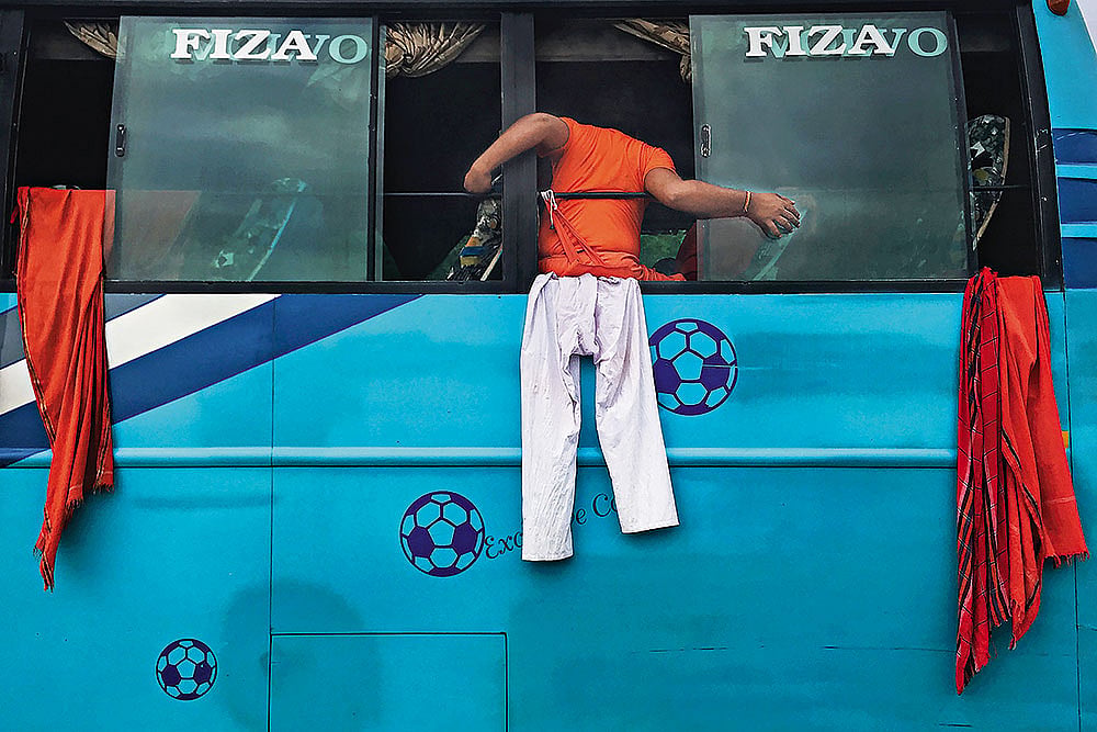 The Street Life: Snapshots from the Serendipity 
photo series 