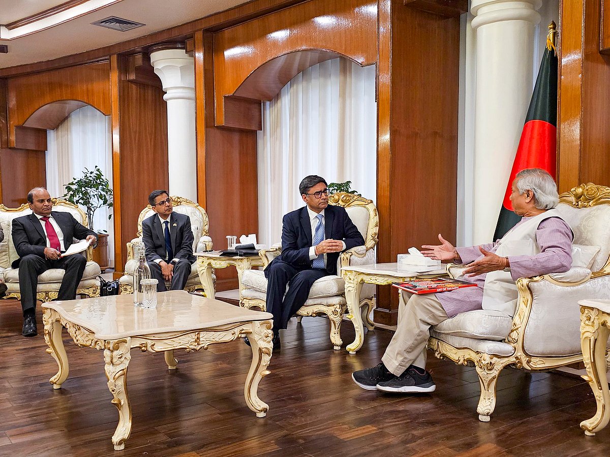 PTI : Foreign Secretary Vikram Misri with Chief Adviser of Bangladesh Muhammad Yunus during a meeting, in Dhaka, Bangladesh, Monday, Dec. 9, 2024.