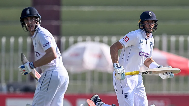Joe Root and Harry Brook in action - File