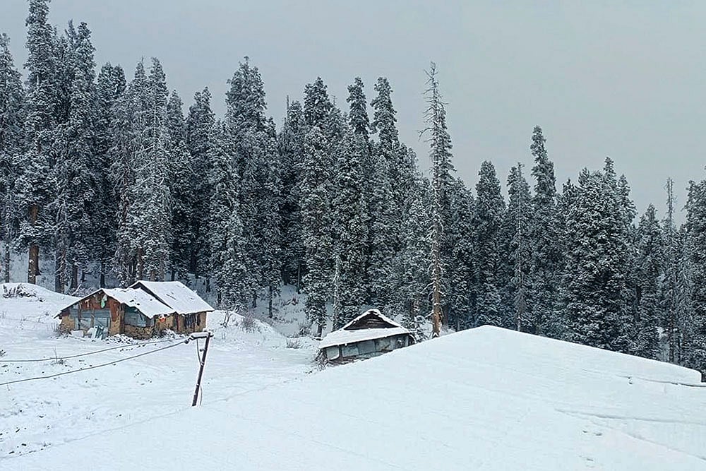 North India weather Snowfall in Baramulla