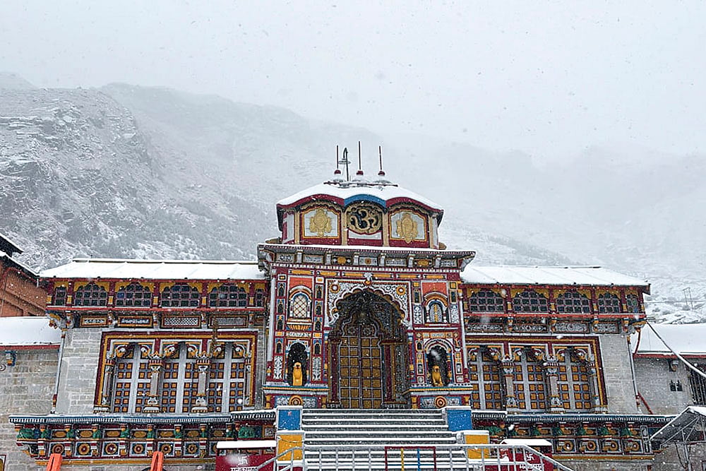 North India weather Snowfall in Chamoli
