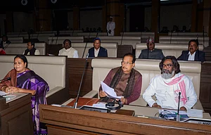| Photo: PTI : Hemant Soren And Ministers Take Oath As Members Of Jharkhand Assembly