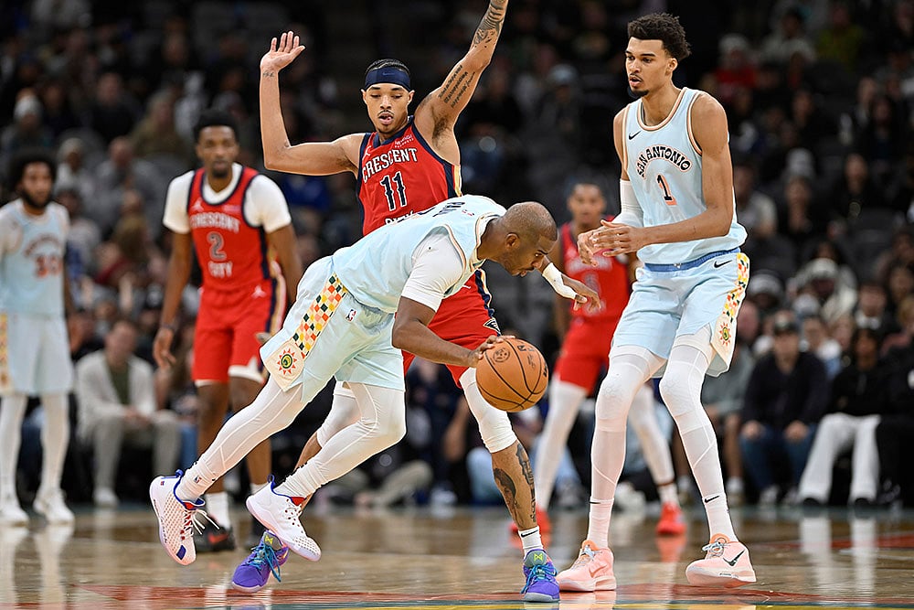NBA San Antonio Spurs vs New Orleans Pelicans Basketball match Pics: Chris Paul