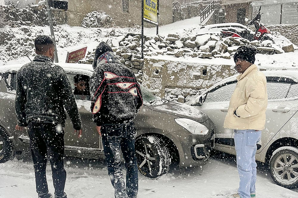 North India weather Snowfall in Lahaul