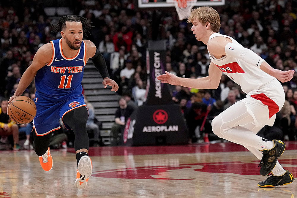 NBA New York Knicks vs Toronto Raptors basketball game photos: Jalen Brunson