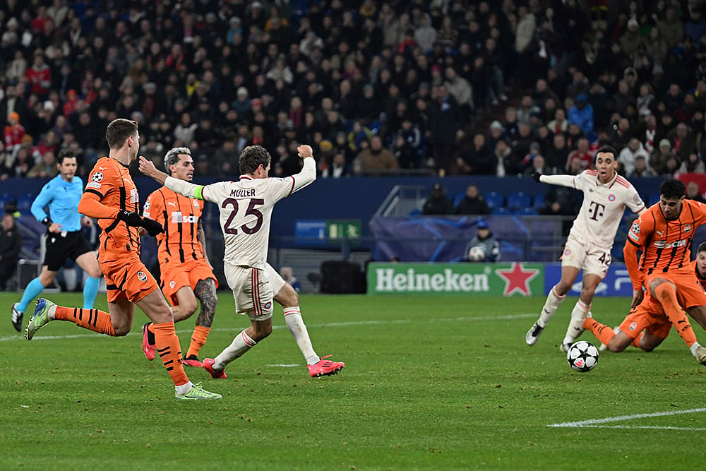 UEFA Champions League soccer Shakhtar Donetsk vs Bayern Munich football match pics: Thomas Muller