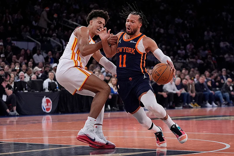 NBA Cup Quarter-Final New York Knicks Vs Atlanta Hawks basketball game pics: Jalen Johnson
