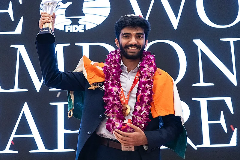 D Gukesh Lifts FIDE World Chess Championship Trophy photos: 7