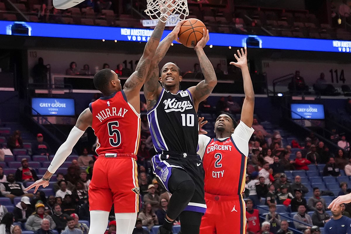 Sacramento Kings vs New Orleans Pelicans NBA basketball game photos: DeMar DeRozan