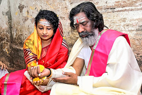 Hemant Soren at Baba Baidyanath Temple