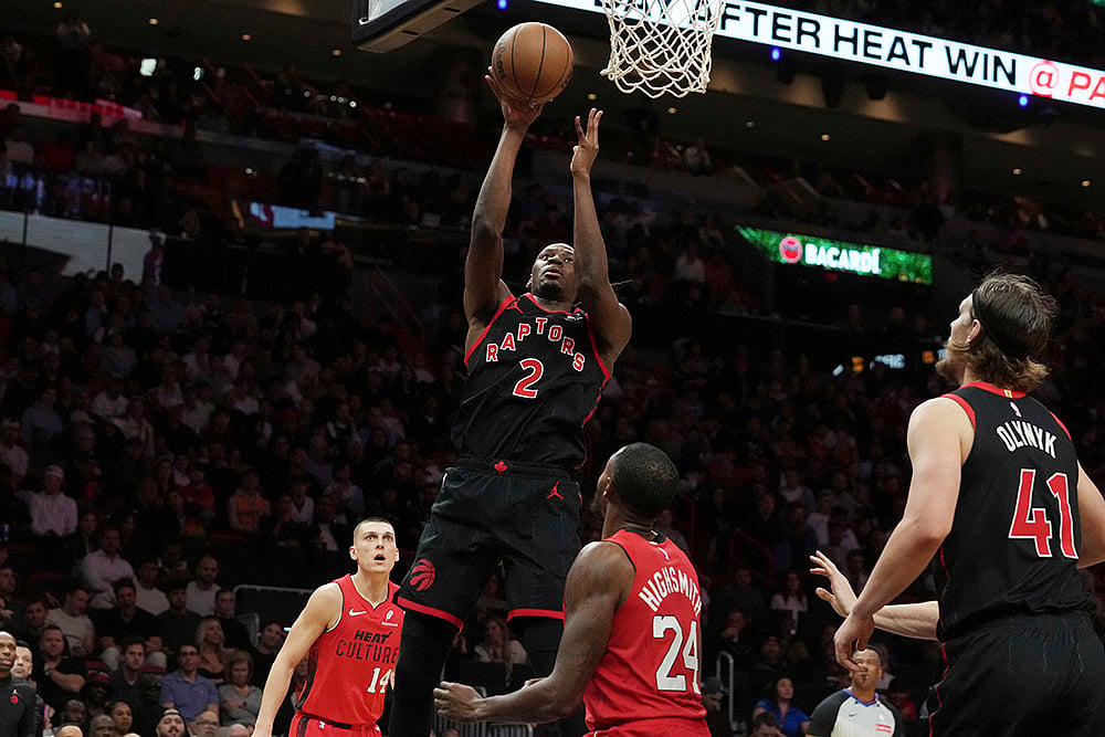 Toronto Raptors vs Miami Heat NBA basketball game photos: Jonathan Mogbo