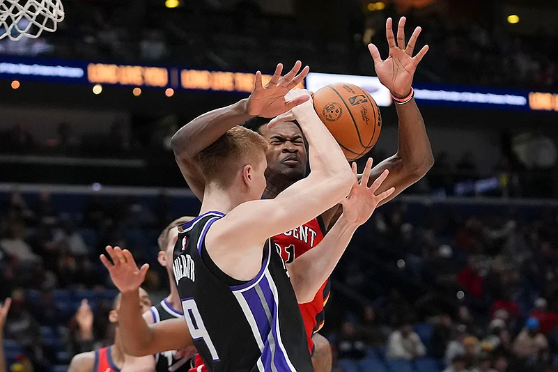 Sacramento Kings vs New Orleans Pelicans NBA basketball game photos: