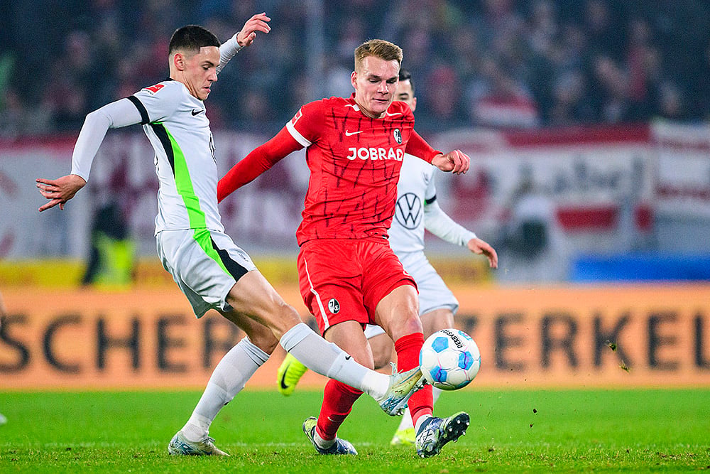 Germany Soccer Bundesliga 2024-25 SC Freiburg and VfL Wolfsburg football match pics: Bence Dárdai
