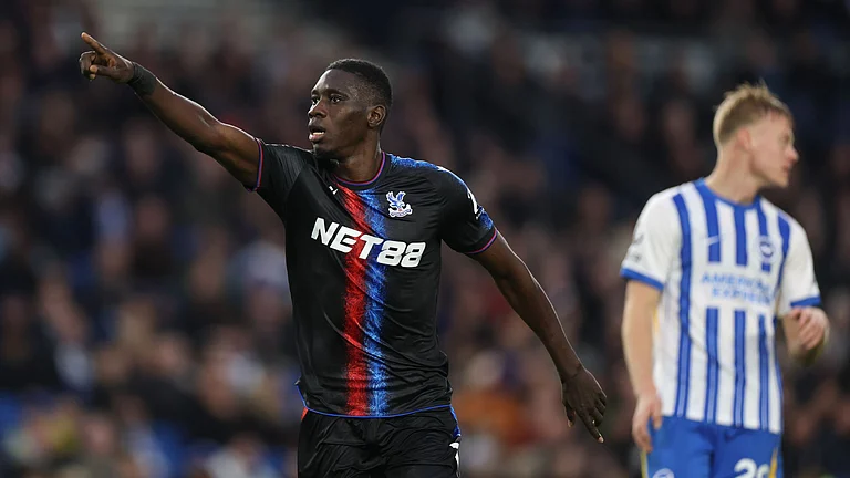 Sarr celebrates his second goal - null
