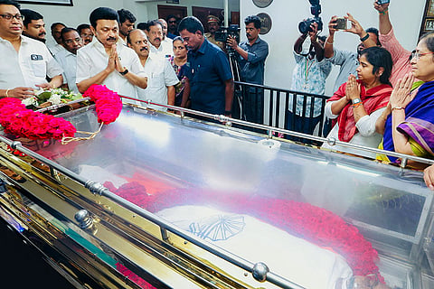 Congress leader EVKS Elangovan passes away