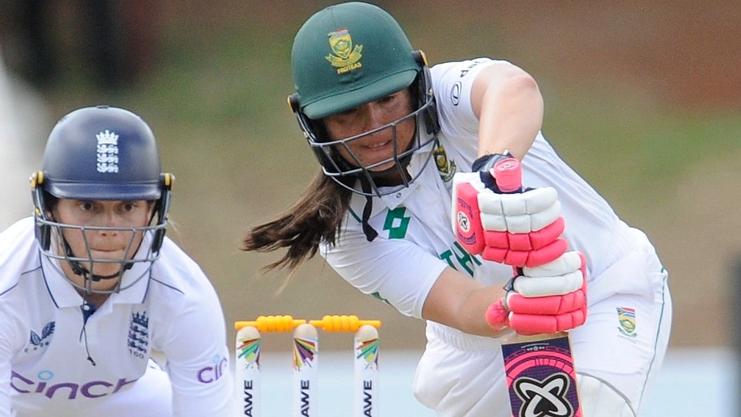 X.ProteasWomenCSA : RSA-W vs ENG-W, One-off Test: Sune Luus defends a ball against England Women.
