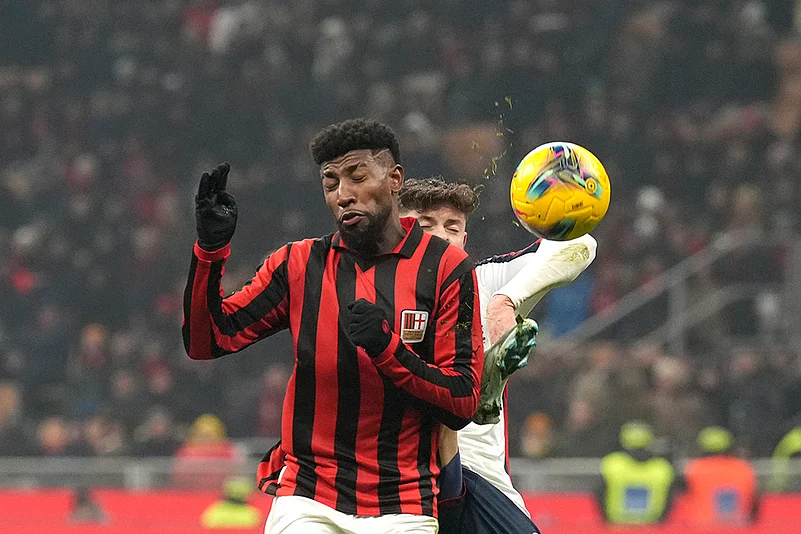 Italy Soccer Serie A football match AC Milan Vs Genoa photo gallery_Emerson Royal