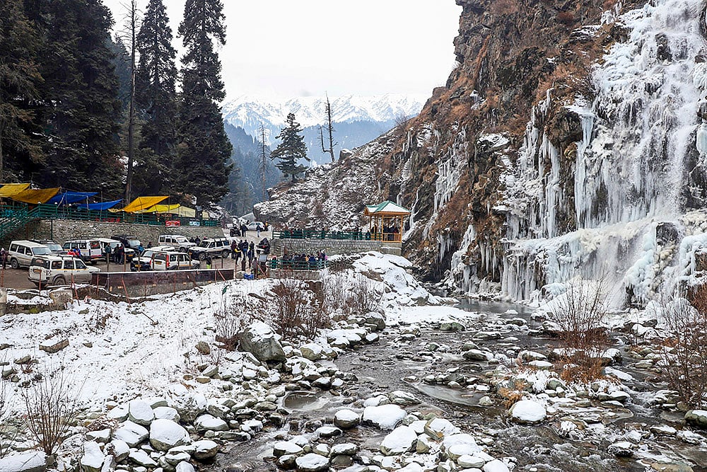 North India Weather winter season Cold wave in Kashmir valley in pics: 5