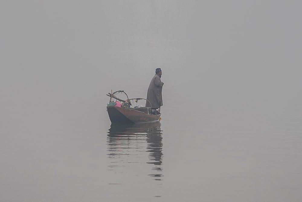 North India Weather winter season Cold wave in Kashmir valley in pics: 11