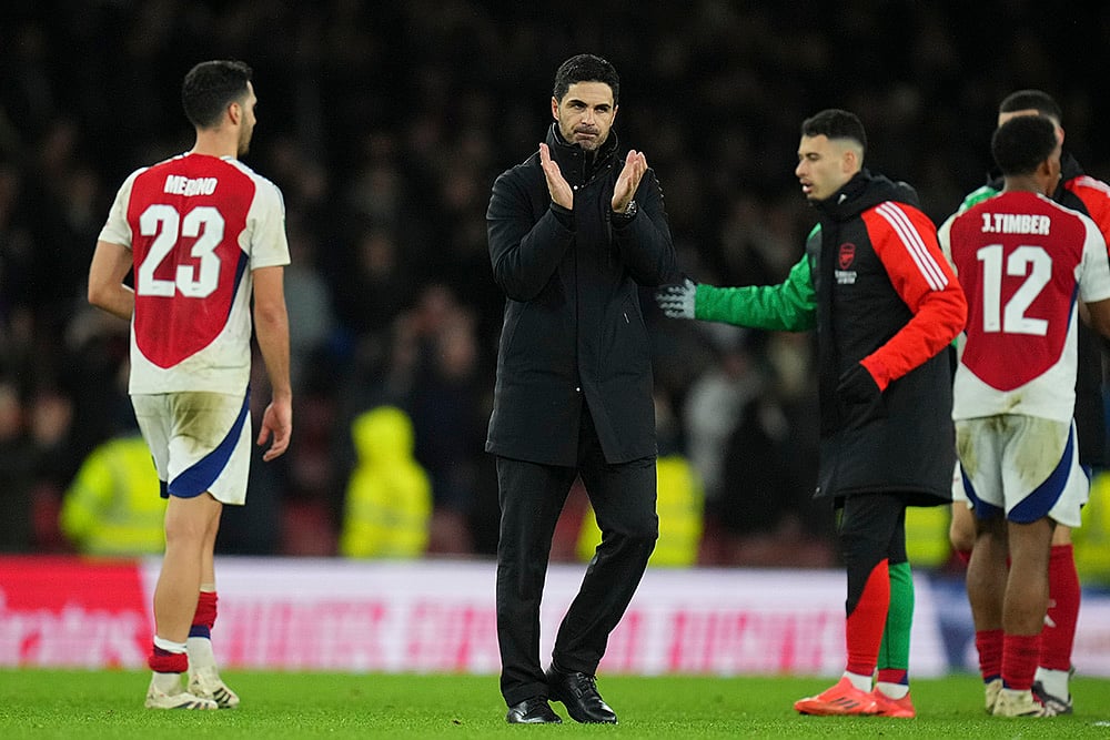 | Photo: AP/Kirsty Wigglesworth : EFL Cup Quarterfinal: Arsenal's manager Mikel Arteta claps hands after the end of the match