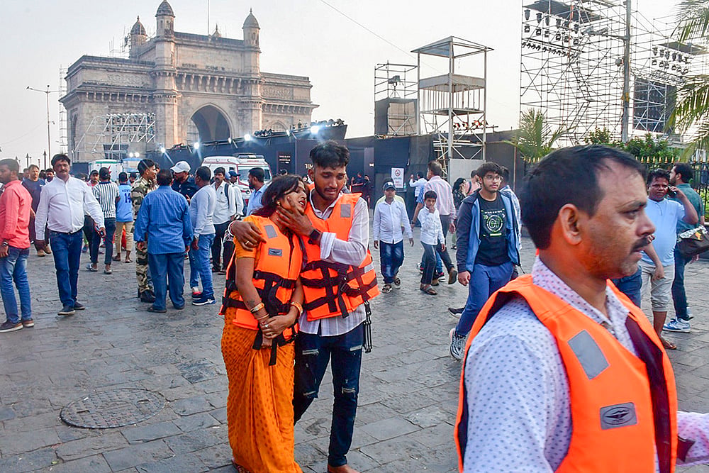 Mumbai Boat Accident Ferry capsized off Mumbai coast after Navy Speedboat Crashes Into Ferry: 9
