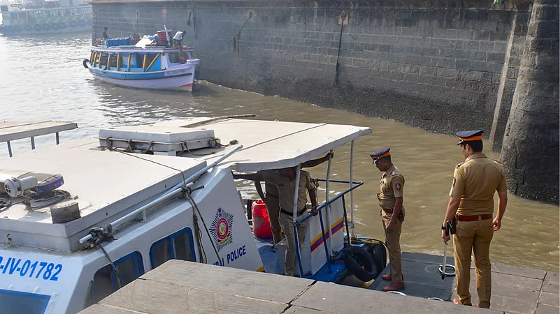 mumbai capsize