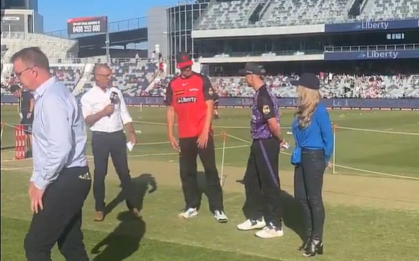 Melbourne Renegades Vs Hobart Hurricanes. - X | Big Bash League 