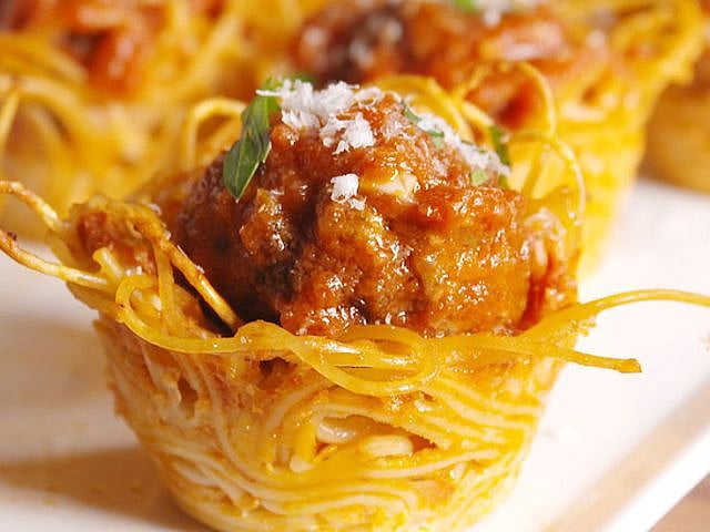Mini Spaghetti and Meatball Bites