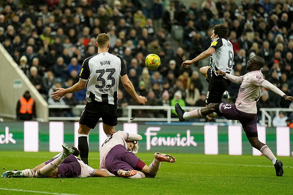 English League Cup quarterfinal soccer Newcastle United Vs Brentford football photos: Sandro Tonali