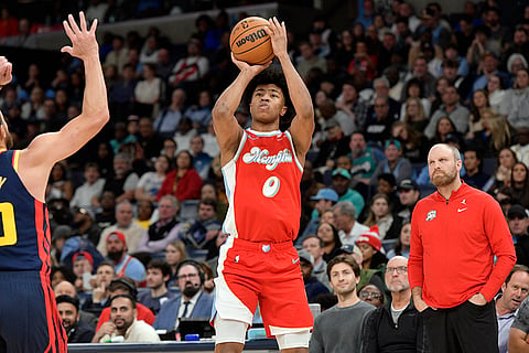 NBA: Grizzlies forward Jaylen Wells (0) shoots against the Warriors