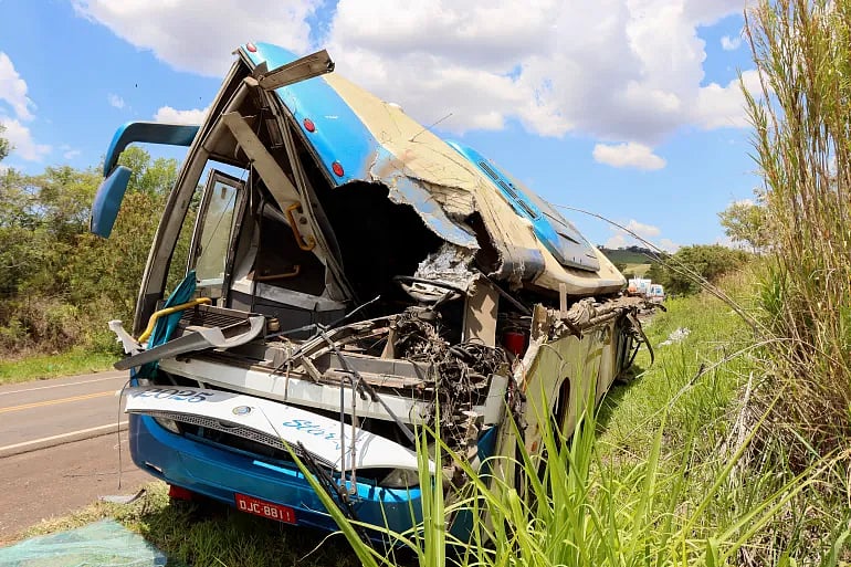 AP : Bus-Truck collision in Brazil