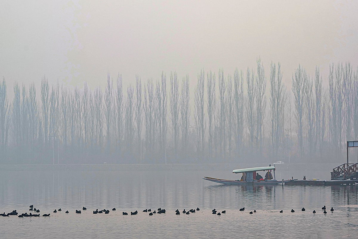 Kashmir winter weather Photo: Chillai Kalan begins in Kashmir_1