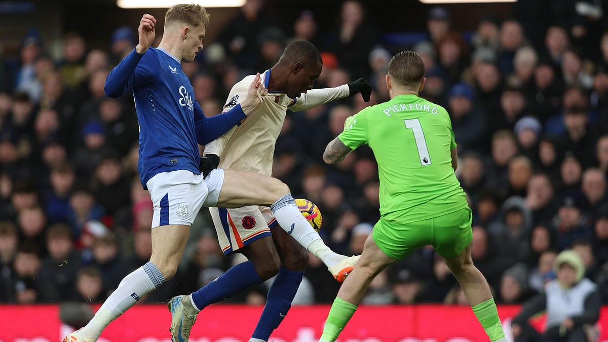 Nicolas Jackson in action against Everton - null