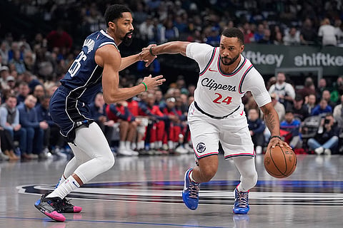 Basketball: Los Angeles Clippers vs Dallas Mavericks
