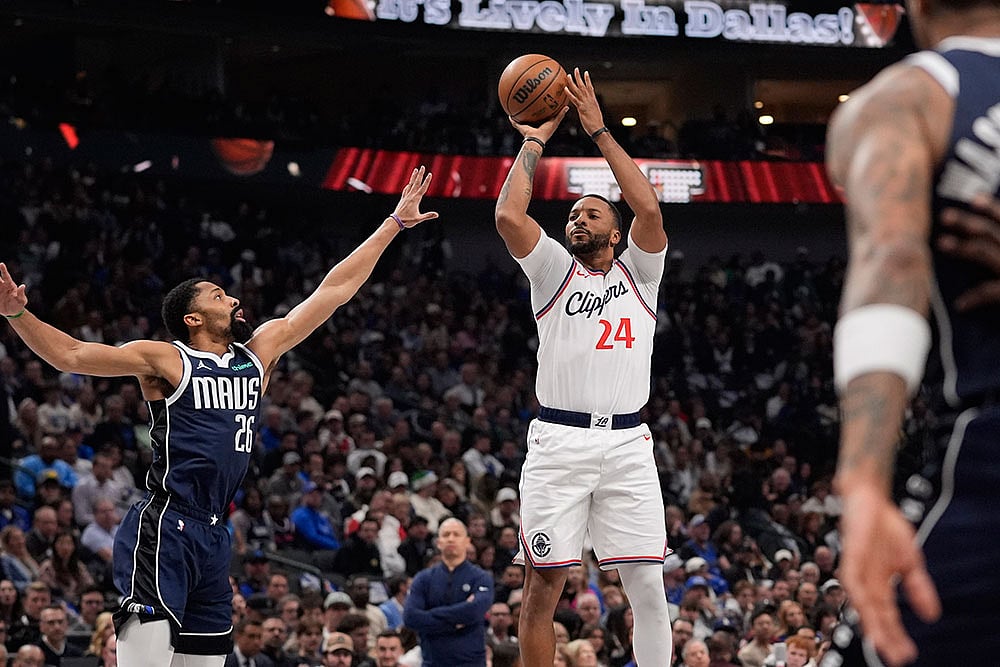 NBA Basketball Game: Los Angeles Clippers vs Dallas Mavericks