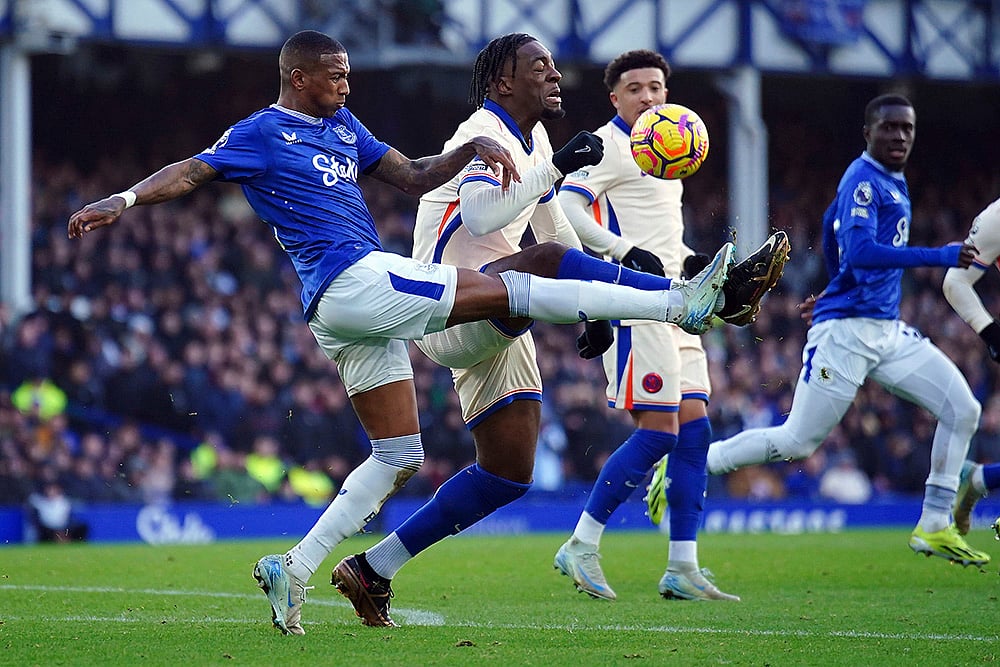 English Premier League Soccerr 2024-25 Everton vs Chelsea football photos: Ashley Young