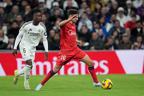 La Liga 2024-25: Sevilla's Jesus Navas controls the ball