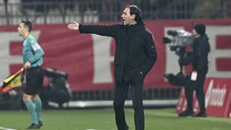 Monza’s head coach Alessandro Nesta gestures during the Serie A soccer match between AC Monza and Juventus at U-Power Stadium in Monza. - AP