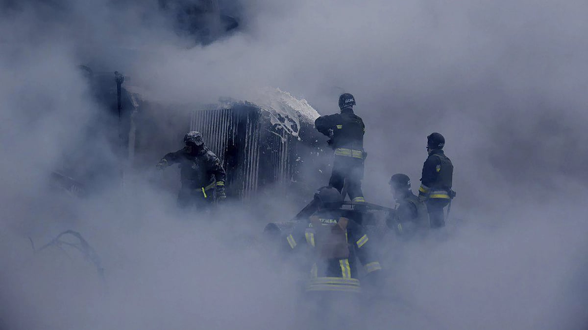 AP : In this image provided by the Ukrainian Emergency Service, firefighters put out the fire following a Russian missile attack on the country's energy system in Dnipropetrovsk region, Ukraine, Wednesday, Dec. 25, 2024.
