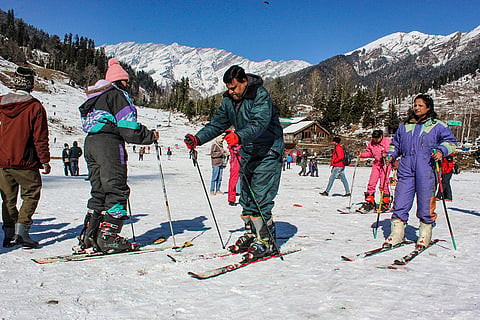 Weather: Fresh snowfall in Manali