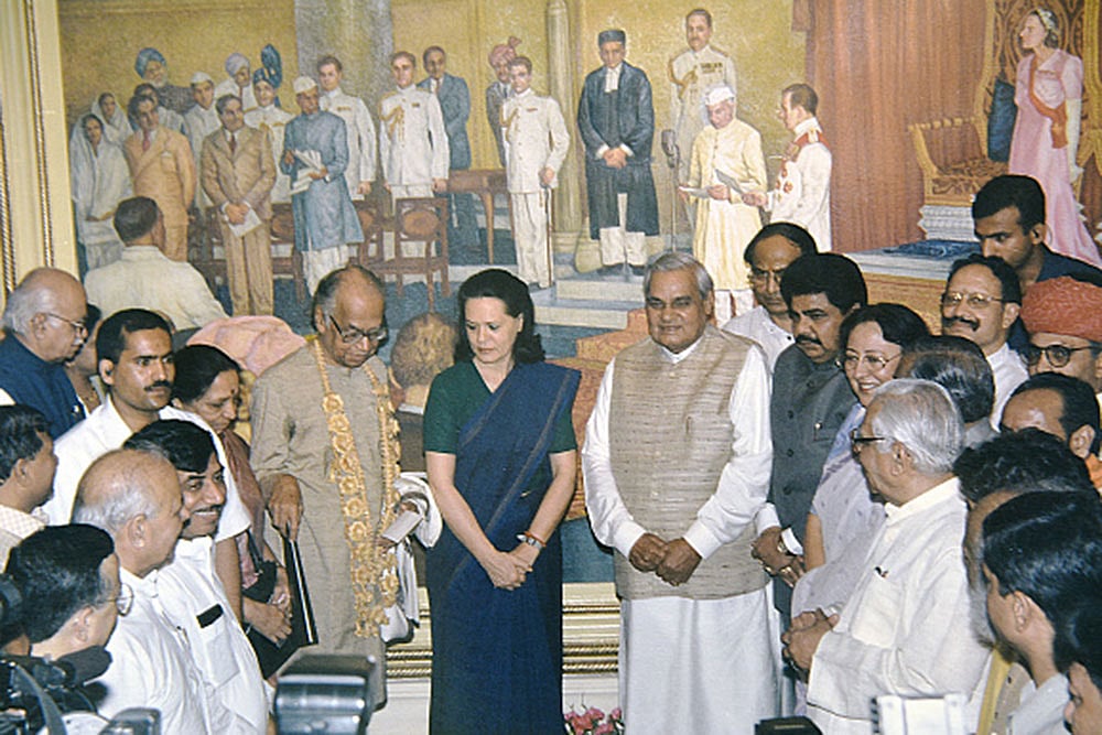 Atal Behari Vajpayee with Sonia Gandhi